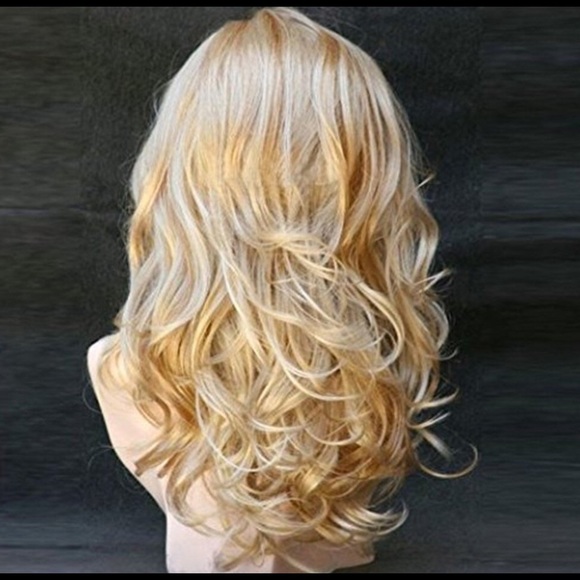 Long Blonde Wig w/Highlights and Curly Body Wave. - Picture 3 of 3